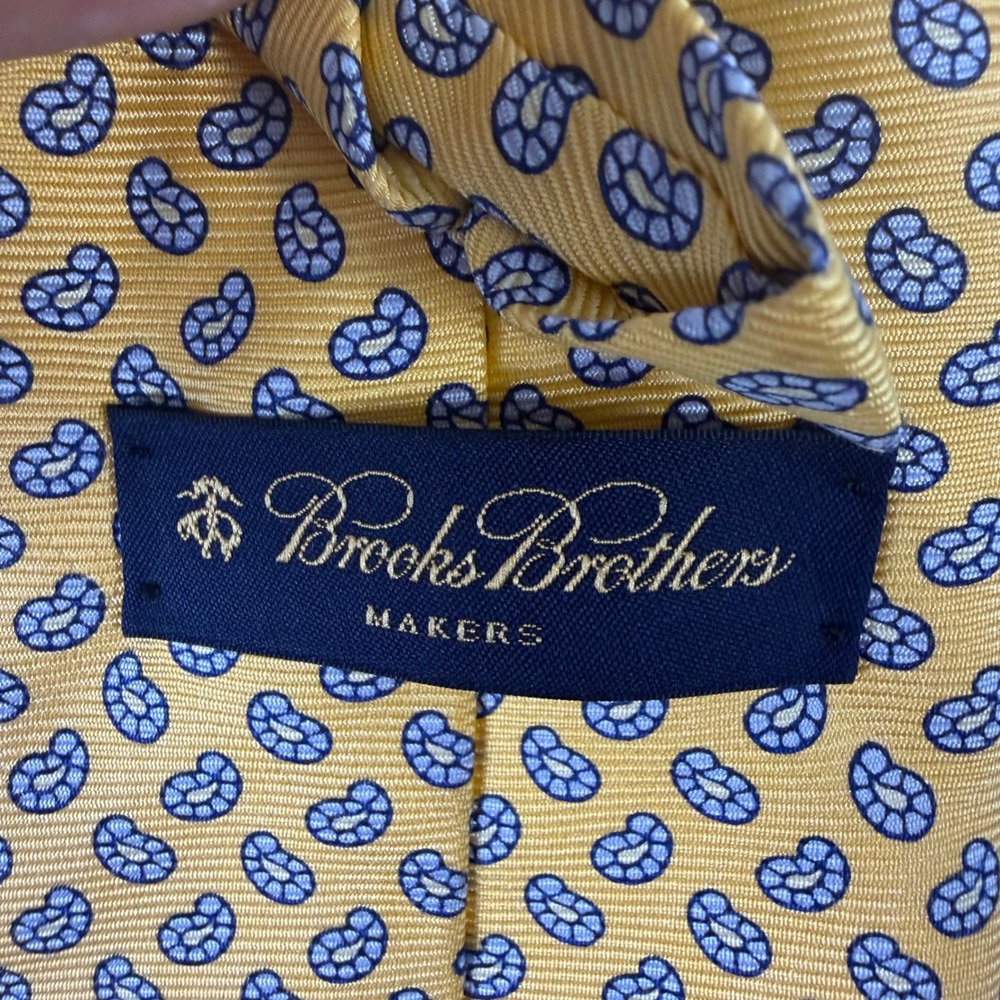 Brooks Brothers Makers Men's Yellow Blue Paisley Silk Tie Made in Italy